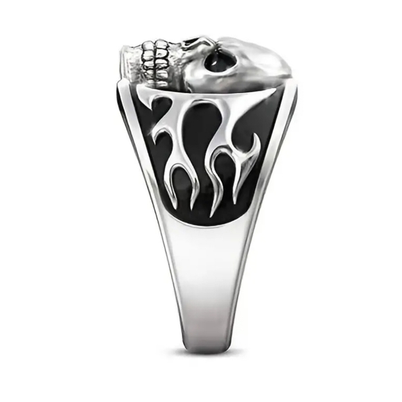 Gothic Demon skull Ring - Picture 4 of 4